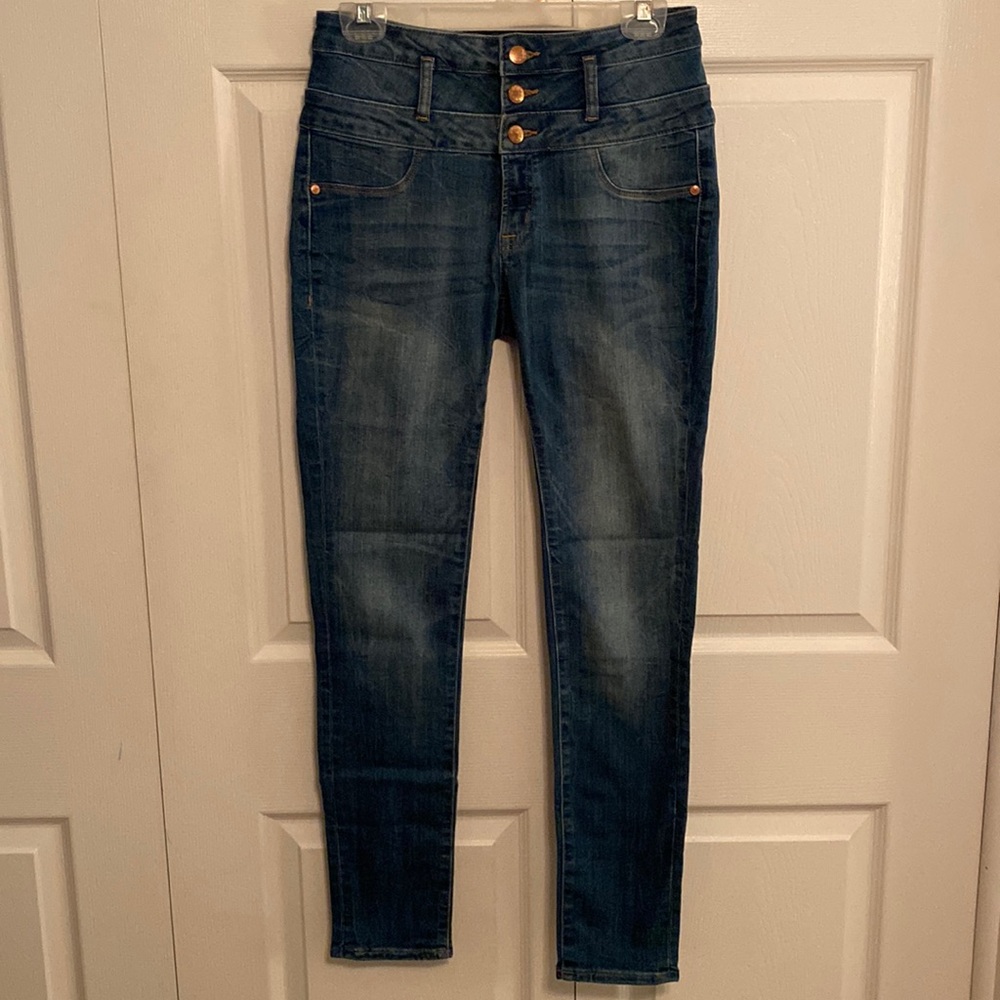 High waisted jeans